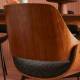 Chaise Mannix Signature Assise de Table Tendance Siège en Tissu Gris, Noyer Naturel et Métal Noir 45x46x77cm