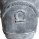 Vase Esprit Anduze Vasque Jardinière Pot de Fleurs Décoration Extérieure en Fonte Grise 40,5x40,5x51cm