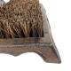 Brosse et Gratte à Pied et Chaussures Motifs Volutes en Fonte et Brosse Coco Patinée Marron 15x22x27cm