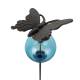 Tuteur Boule Bleu Pic de Jardin Coloré Décoration de Jardin à Planter Motif Papillon en Fonte et Verre 10x10x117cm