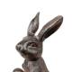 Duo de Lapin en Fonte Patinée Marron Lot de Deux Statuettes de Jardin Animaux Décoratifs 11x11x20,5cm