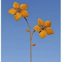 Eolienne Fleurs Doubles en Acier Oxydé Brut Fleurs à Hélice Tuteur Décoration à Piquer 7x12,5x62cm