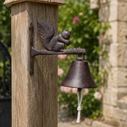Cloche Sonnette Motif Écureuil Carillon Clochette de Porte Murale sur Crédence en Fonte Patinée Marron 11x20x21cm