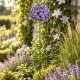 Fleur d'Allium sur Tige Décoration Florale pour Jardin Massif ou Pot de Fleur en Acier Coloré Vert et Bleu-Violet 20x20x116cm