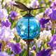 Tuteur Boule Bleu Pic de Jardin Coloré Décoration de Jardin à Planter Motif Libellule en Fonte et Verre 10x10x117cm